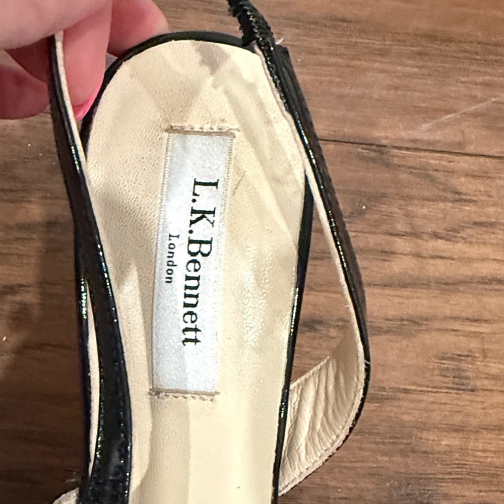 LK Bennett Black Patent Wedge Sandals - Picture 2 of 4